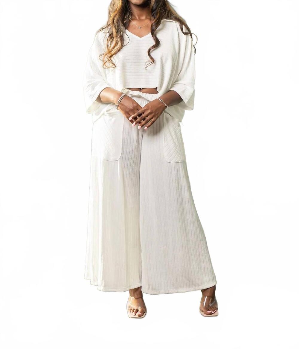 NEW BUCKETLIST knit collared v-neck cropped top in white